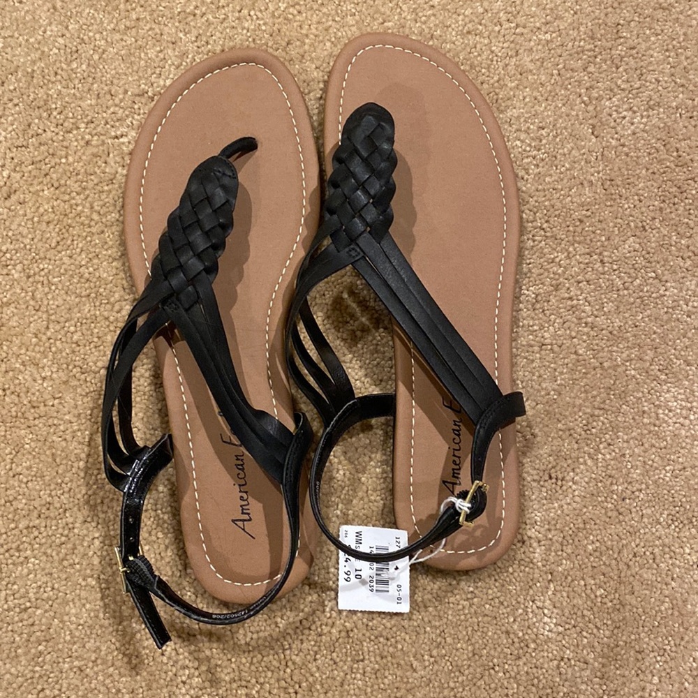 Flat sandals